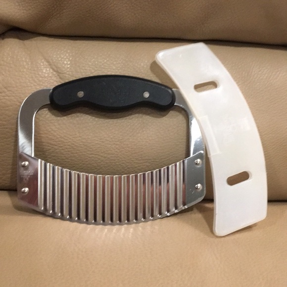 Pampered Chef Kitchen Pampered Chef Crinkle Cutter Poshmark